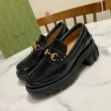 Gucci Low Shoes